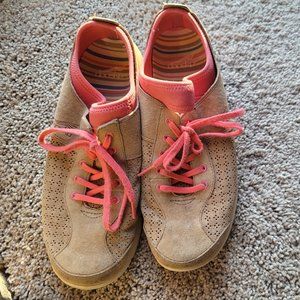 Dansko Sporty Sneakers with neoprene support for ULTIMATE COMFORT & FUNCTION